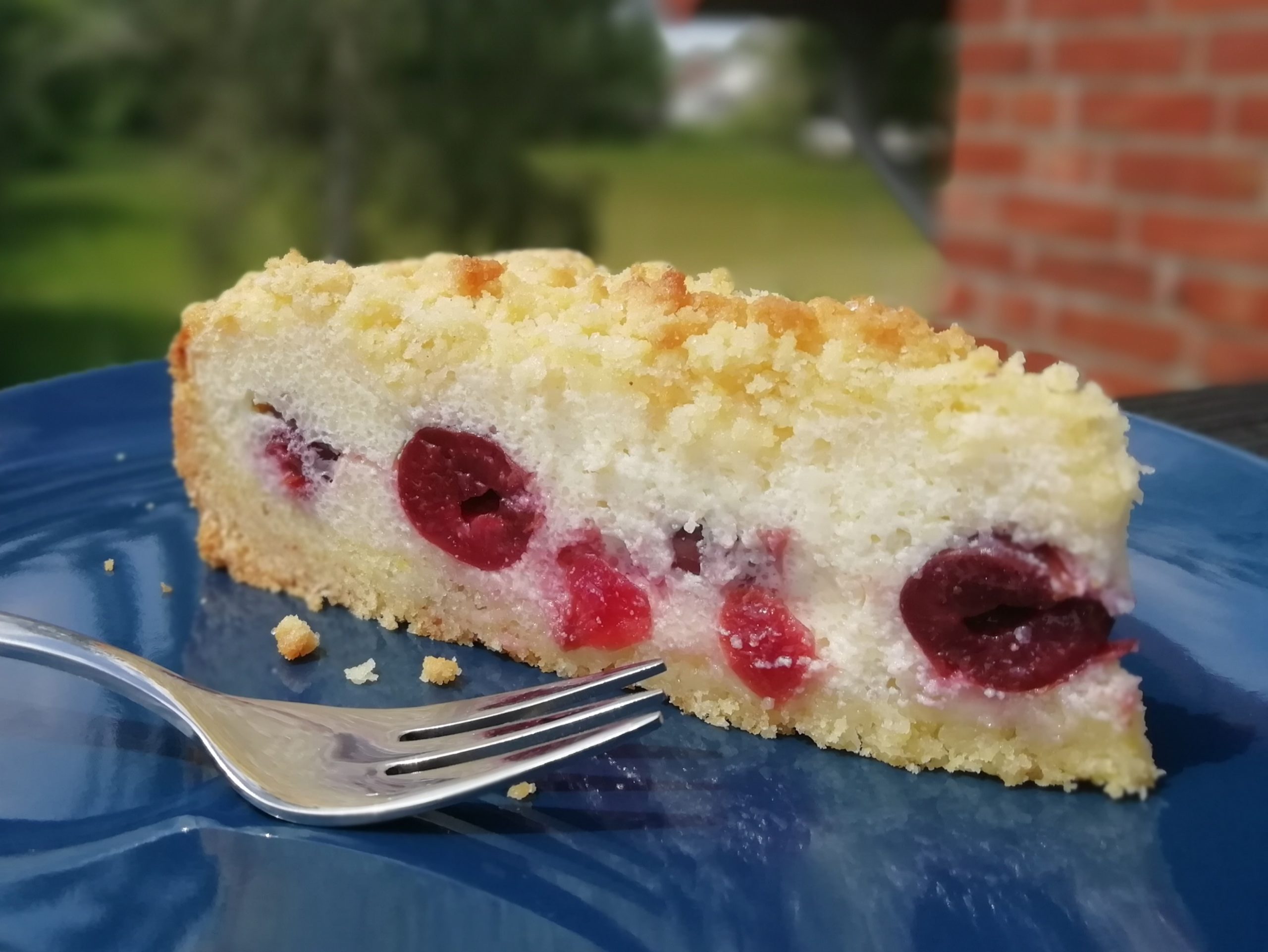 Krümeltorte mit Quark-Kirschfüllung 🍰 | Andrea kocht.